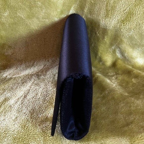 Black satin clutch purse Snap close long cord handle over shoulder or tuck in - Picture 9 of 11